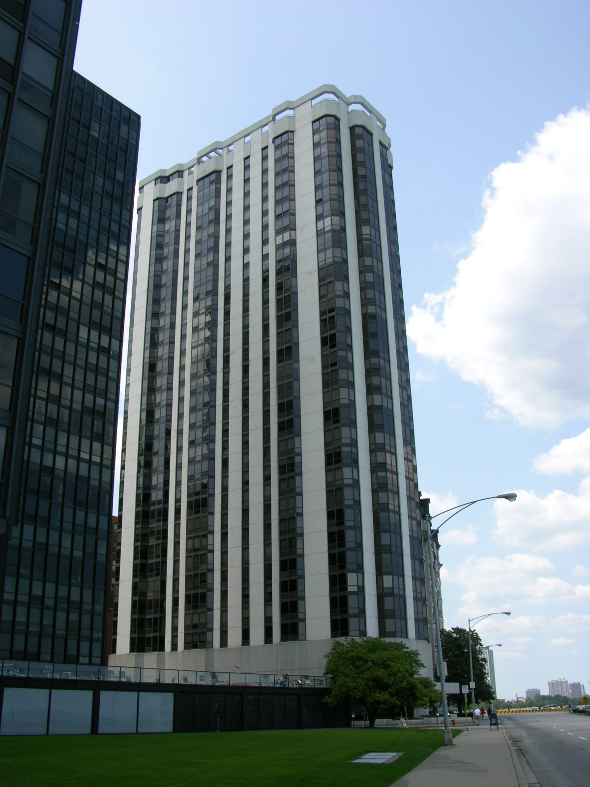 990 North Lake Shore Drive, Chicago, Illinois